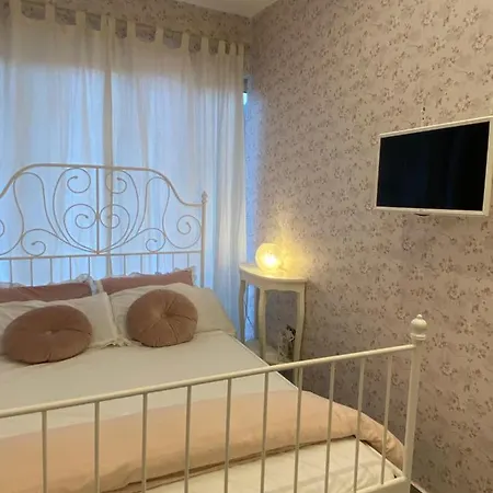 Marilyn Appartments Quarto em Acomodações Particulares Nápoles